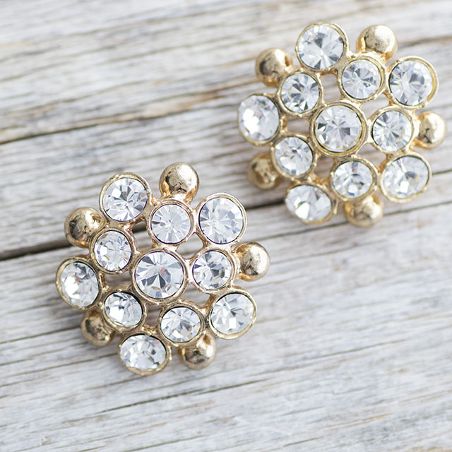 ビジューボタン