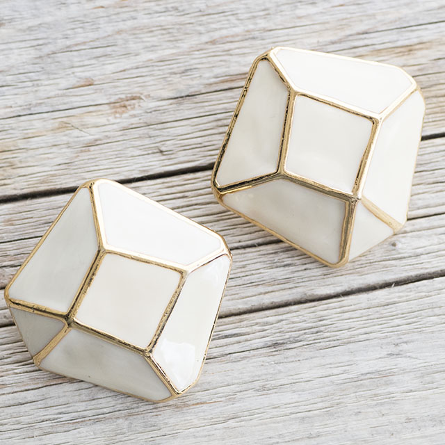 ビジューボタン