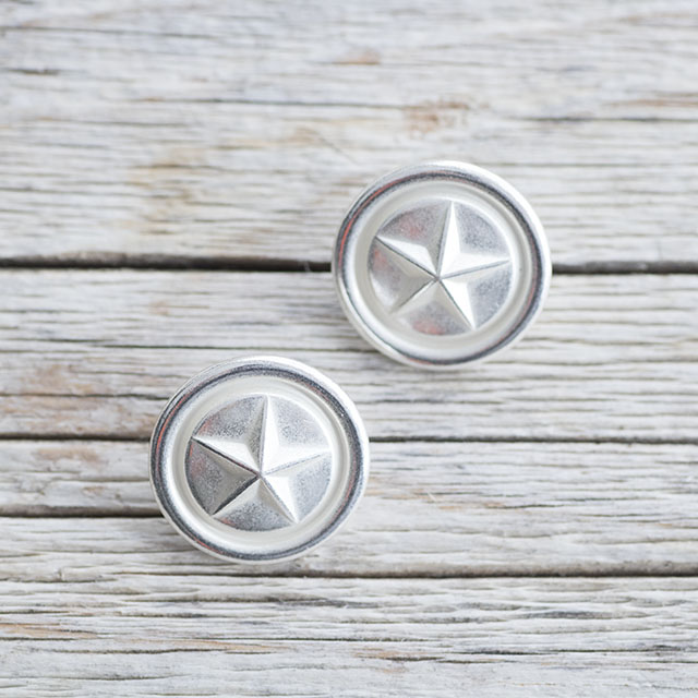 コンチョボタン