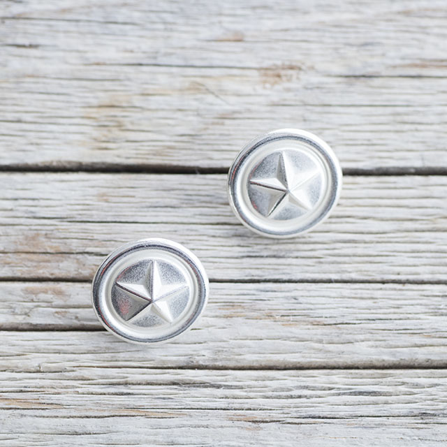 コンチョボタン