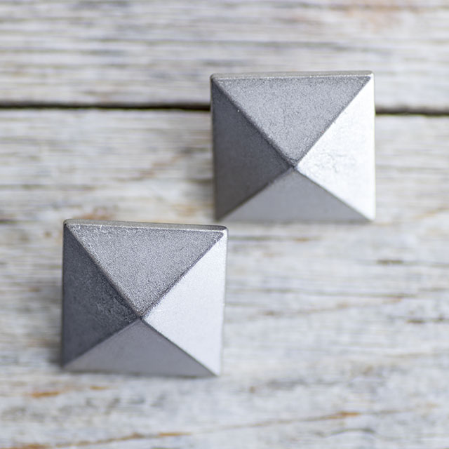 スタッズボタン