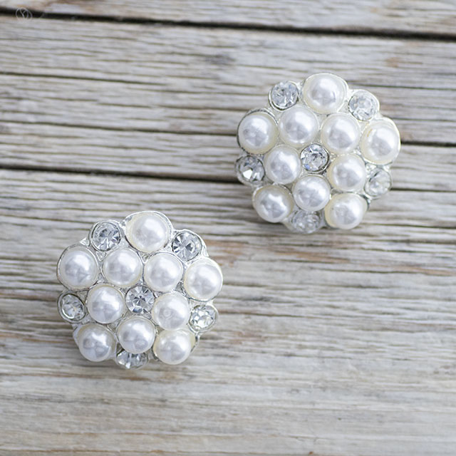 ビジューボタン