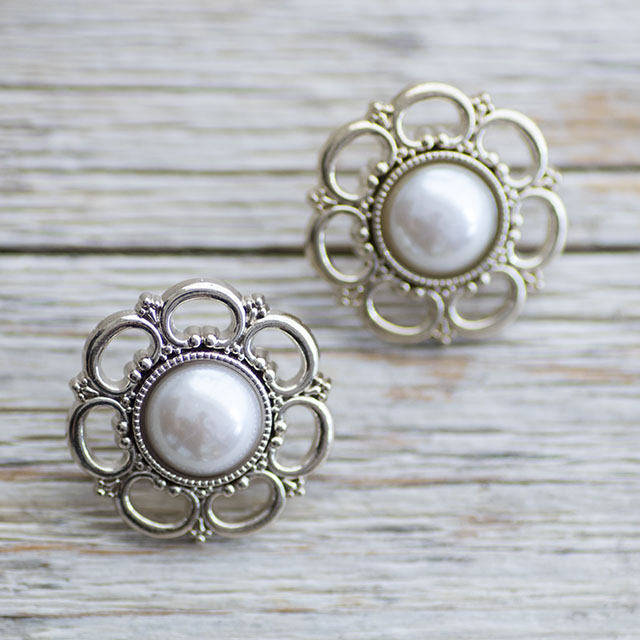 ビジューボタン