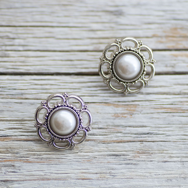 ビジューボタン