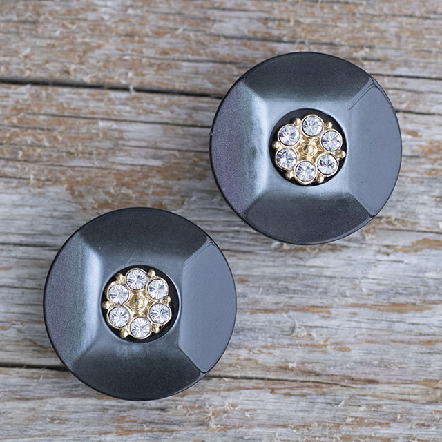 ビジューボタン