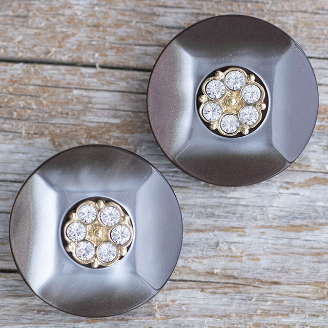 ビジューボタン