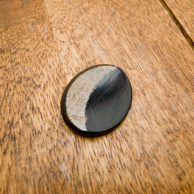 【楕円型(シンプルデザイン)】本水牛ボタン#BB12 1穴35mm