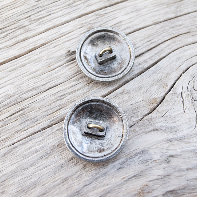 コンチョボタン