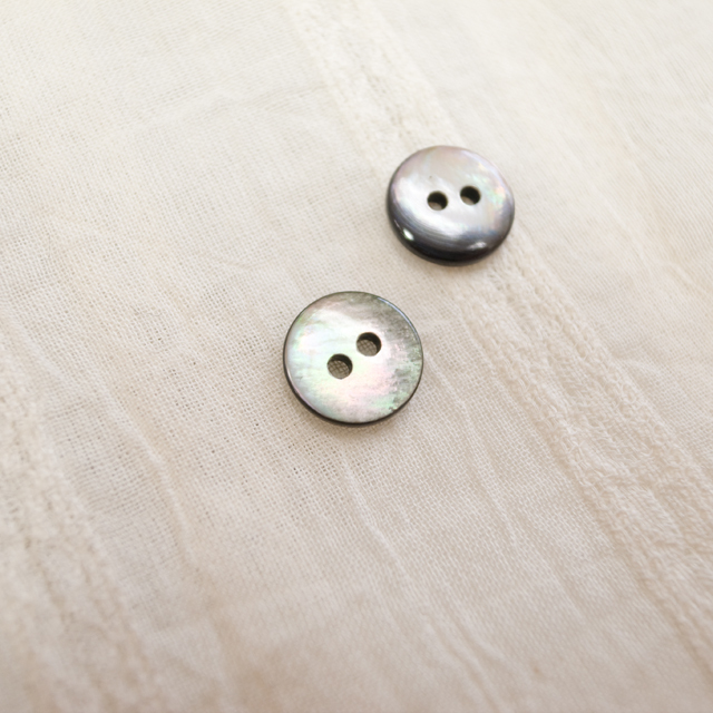 【丸型(定番)】黒蝶貝 貝ボタン#00150 2穴 10mm
