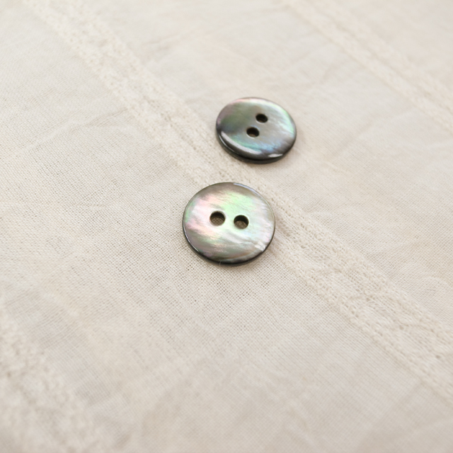 【丸型(定番)】黒蝶貝 貝ボタン#00150 2穴 13mm