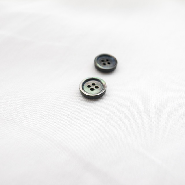シャツ用ボタン(厚みのあるボタン) 黒蝶貝9mm | 貝ボタン□タカシマ□