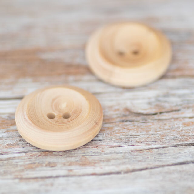 ツゲボタン 2穴 18mm Nナチュラルカラー 厚みのある木製ボタン