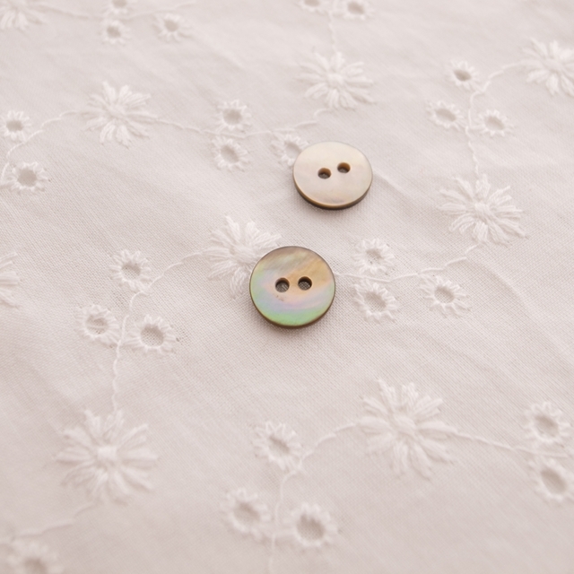 【丸型(定番)】茶蝶貝 貝ボタン#00150 2穴10mm