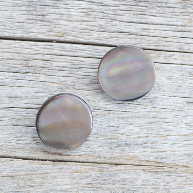 貝蝶 536SM高瀬貝(裏穴) 1穴 10mm 1個55円(税込) | 川西ボタン倶楽部