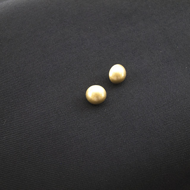 シンプルメタルボタン