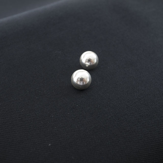 シンプルメタルボタン