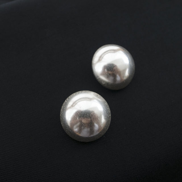 シンプルメタルボタン