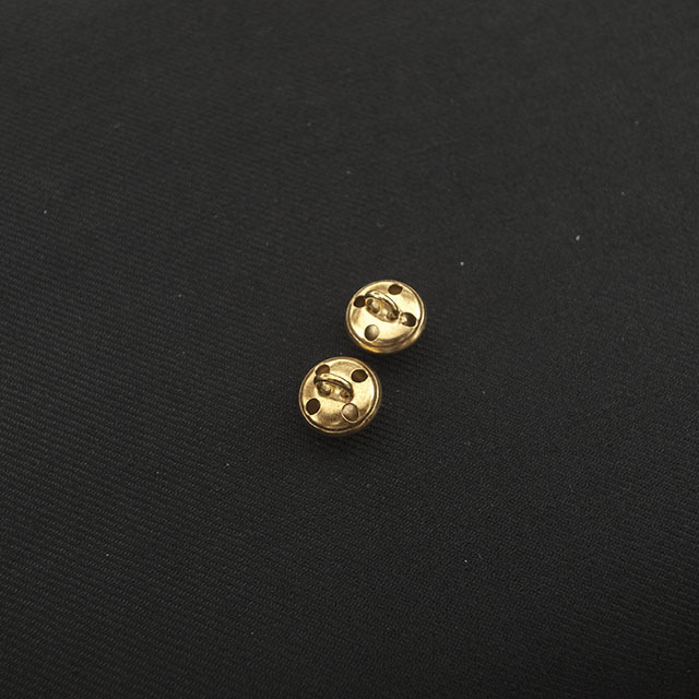 シンプルメタルボタン