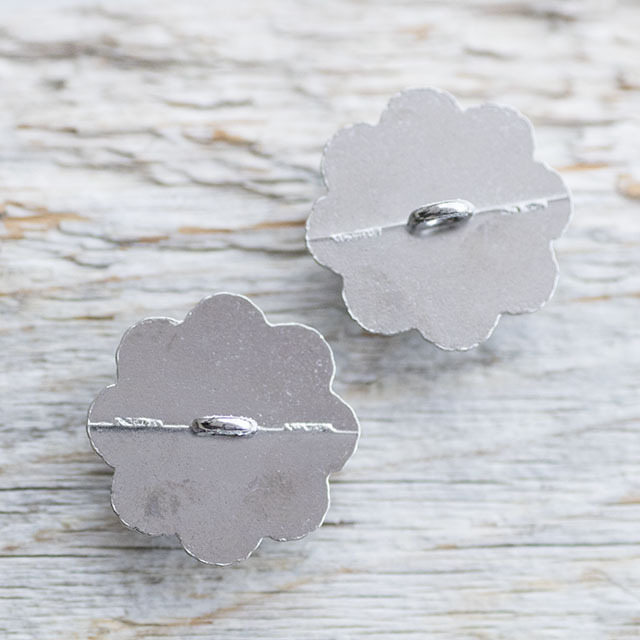 ビジューボタン