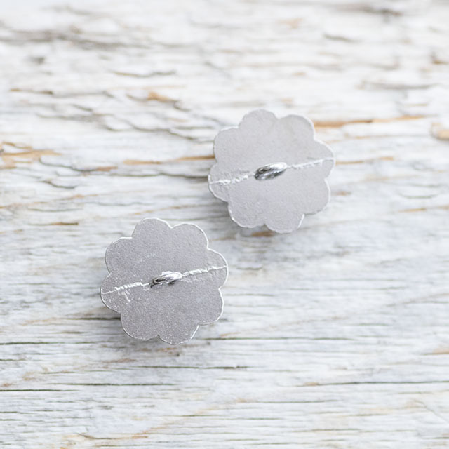 ビジューボタン