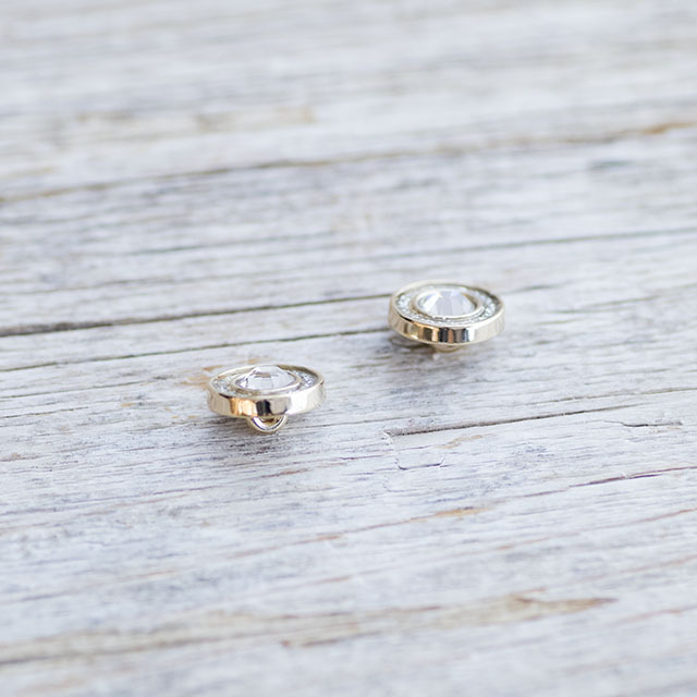 ビジューボタン