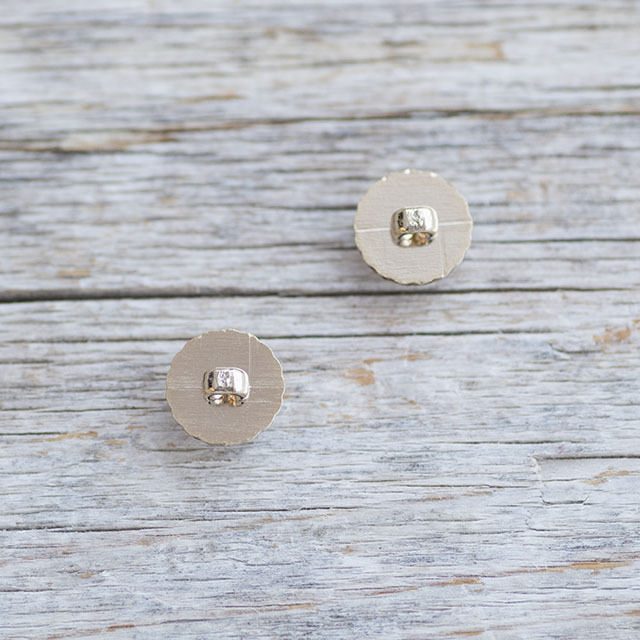 ビジューボタン