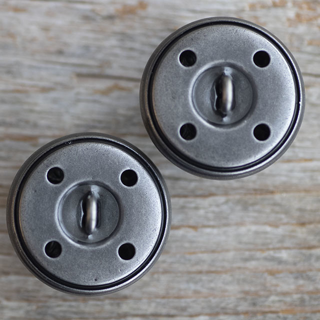 百合の紋章ボタン