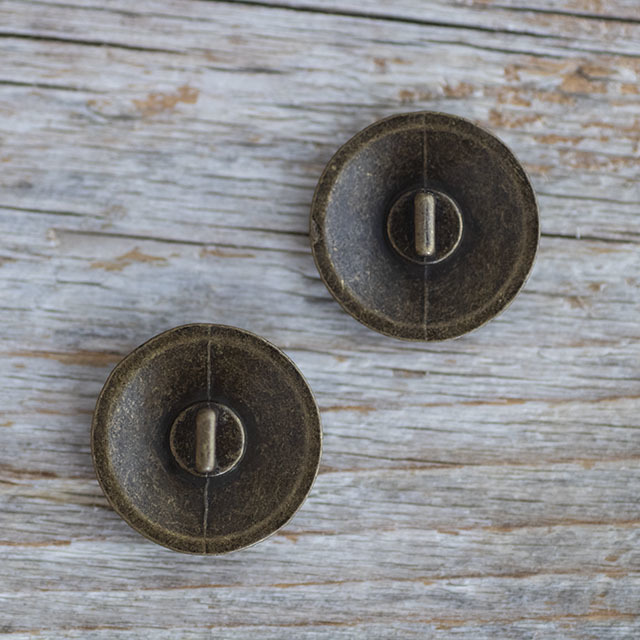 アンティーク鉄製 装飾紋章 入り146g アンティーク鉄製 装飾紋章 入り146g