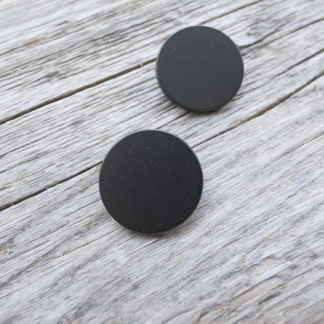 フラットメタルボタン