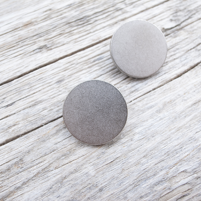 フラットメタルボタン