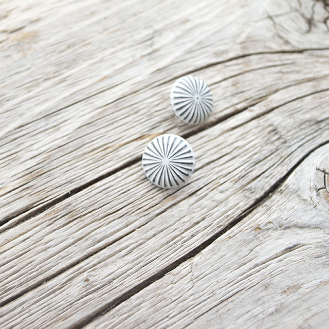 メタルボタン　コンチョ