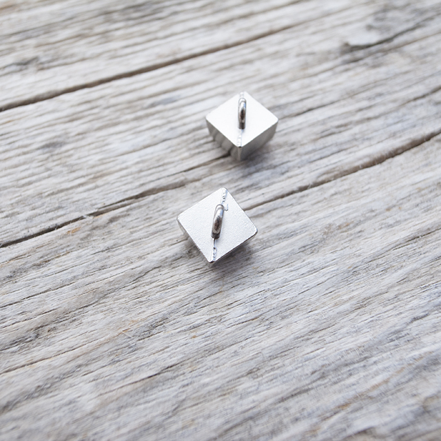 ポストモダン パンチング メタル キューブランプ ポストモダン パンチング メタル キューブランプ