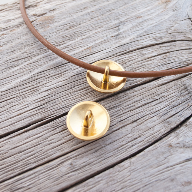 コンチョボタン