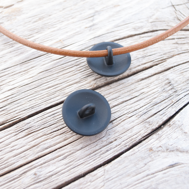 コンチョボタン