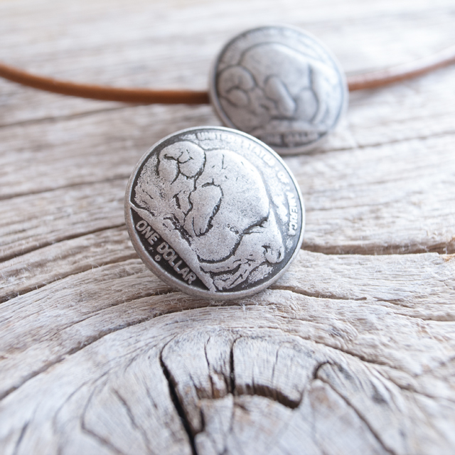 コンチョボタン