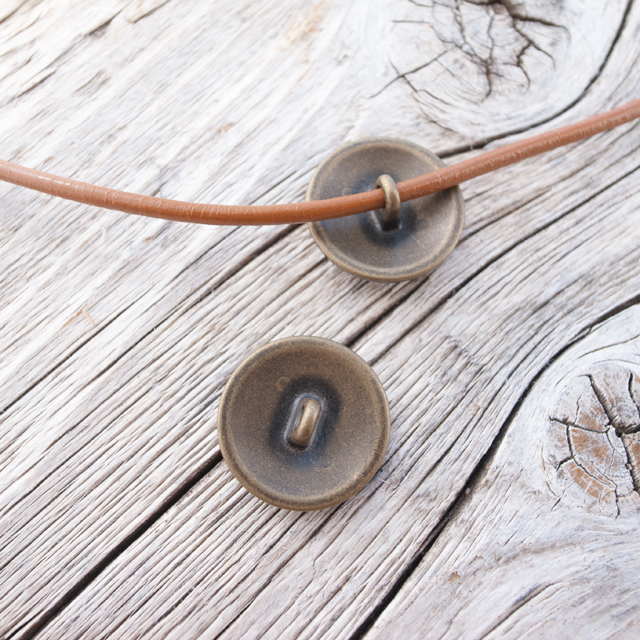 コンチョボタン