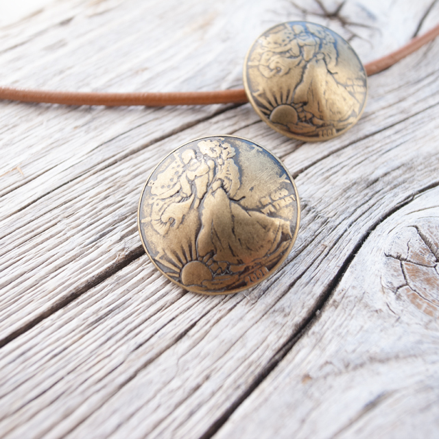 コンチョボタン