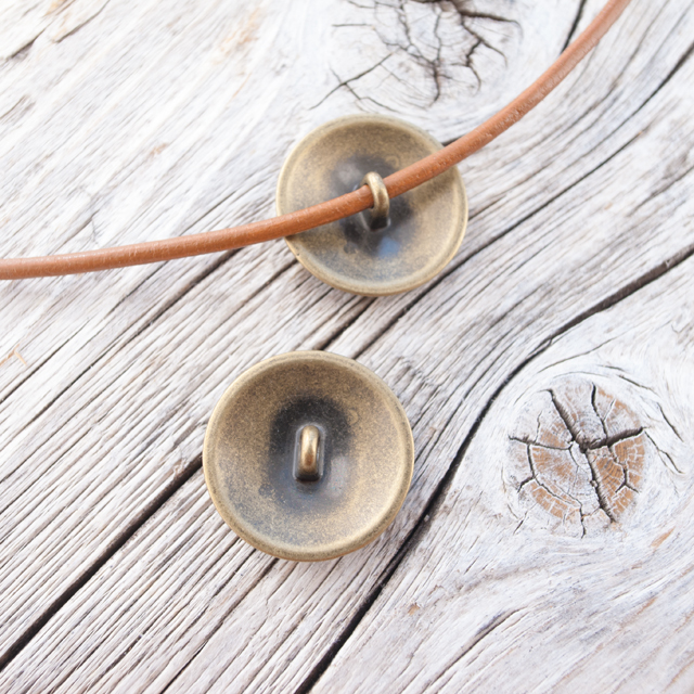 コンチョボタン