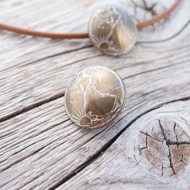 コンチョボタン