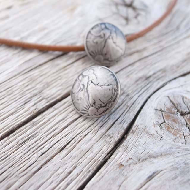 コンチョボタン