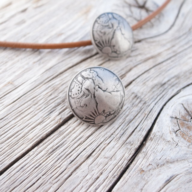 コンチョボタン