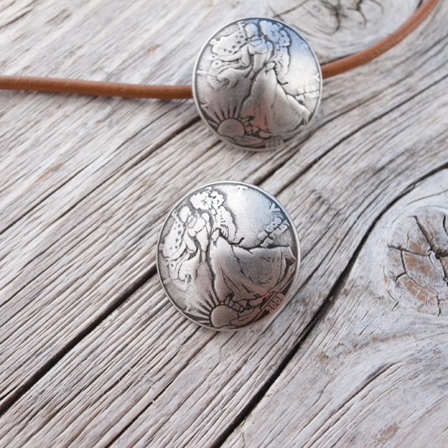 コンチョボタン