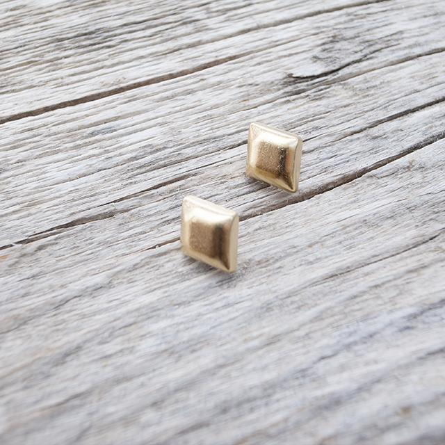 四角いメタルボタン 13mm <メタルボタン卸通販 タカシマ＞