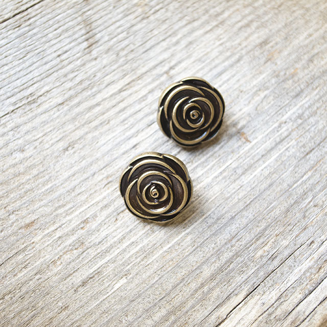 メタルボタン（バラの形のボタン） 18mm |装飾ボタンの卸通販 《タカシマ》
