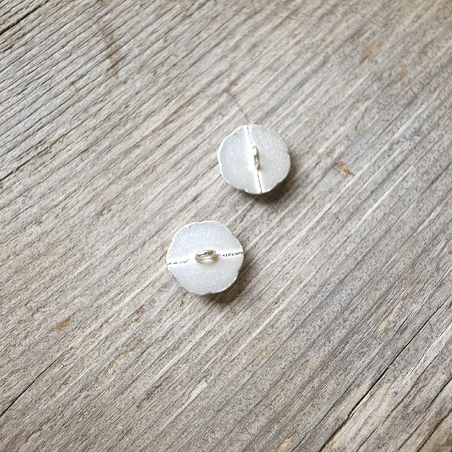 お花　メタルボタン