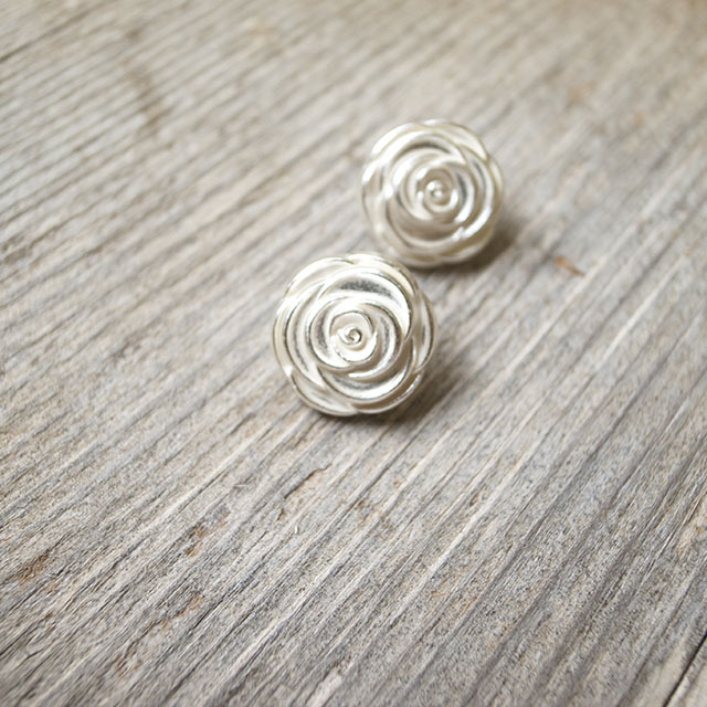 お花　メタルボタン