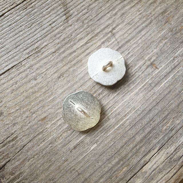 お花　メタルボタン