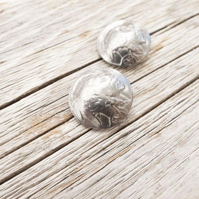 メタルボタン　コンチョ