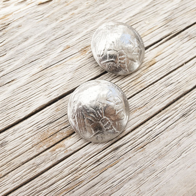 メタルボタン　コンチョ