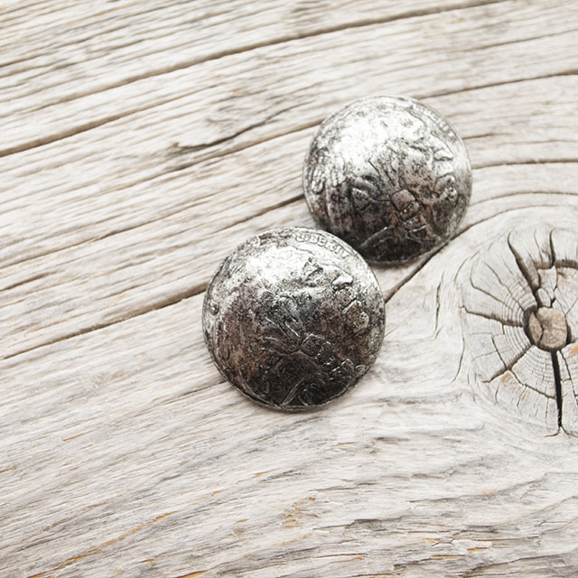 コンチョボタン